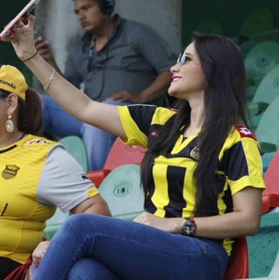 Las lindas aficionadas del Real España y Marathón que calientan el clásico sampedrano