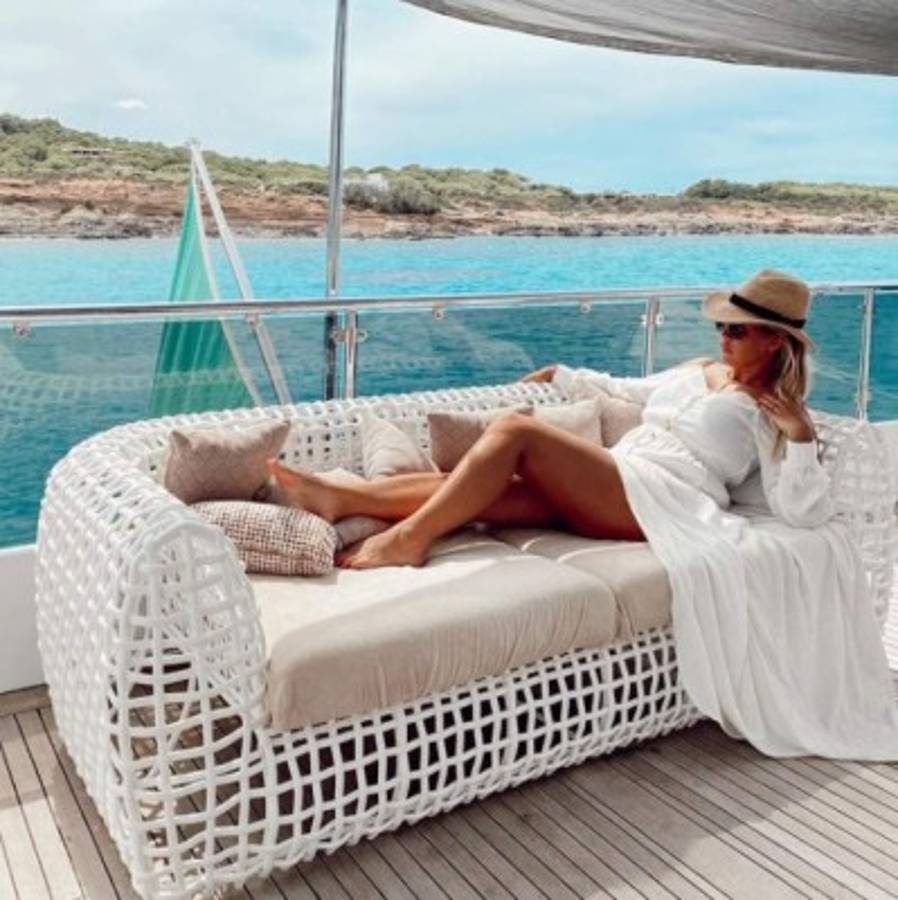 La vida de millonaria que lleva Wanda Nara: Sus autos, la mansión que le regalaron y sus cirugías