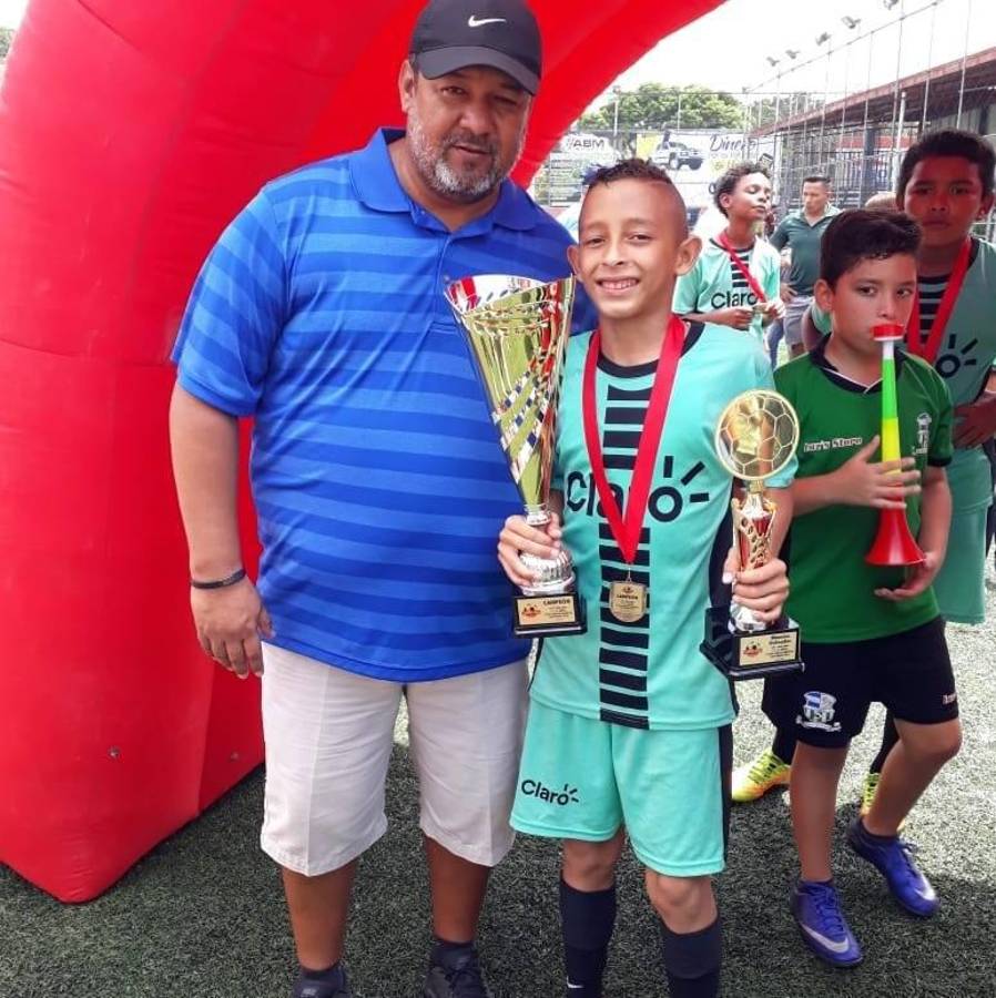 Nixon Cruz: El curioso lugar donde lo ficharon y golpes en su corta carrera, así ha sido la vida de la sensación en Real España