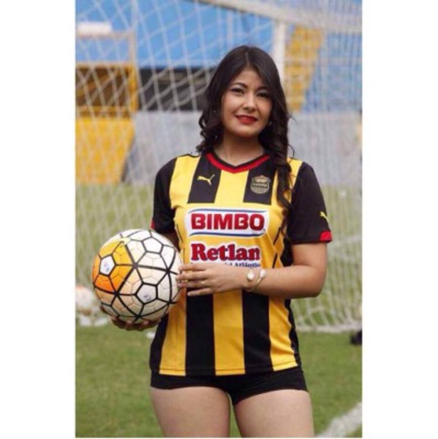 Las novias y esposas de los jugadores del clásico Real España-Marathón