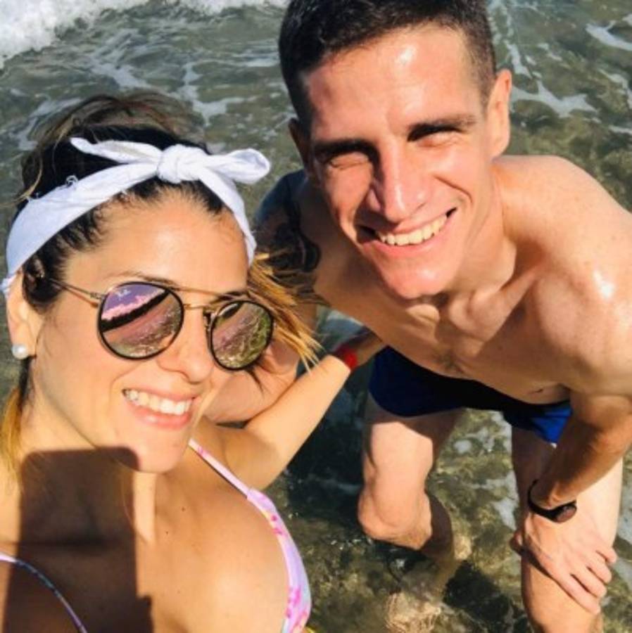 Las sensuales vacaciones de la pareja de Jonathan Rougier en Honduras