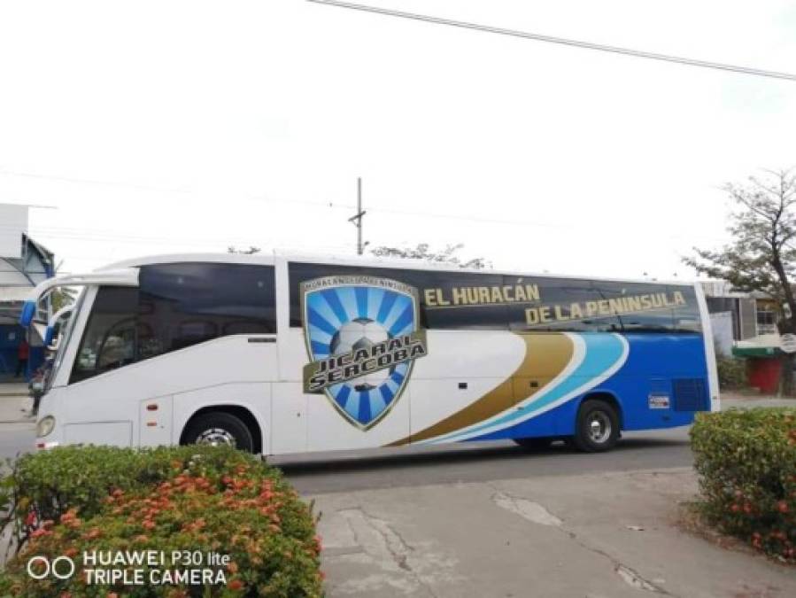 ¿Cuál es el más bonito? Los autobuses en los que se transportan los clubes de Centroamérica