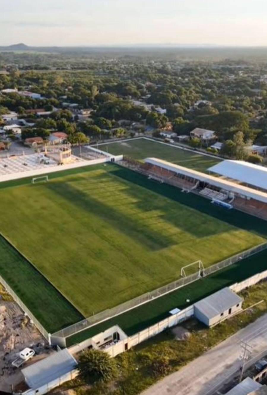 ¡Será una alfombra! Así está quedando el estadio Fausto Flores Lagos de Choluteca con su remodelación