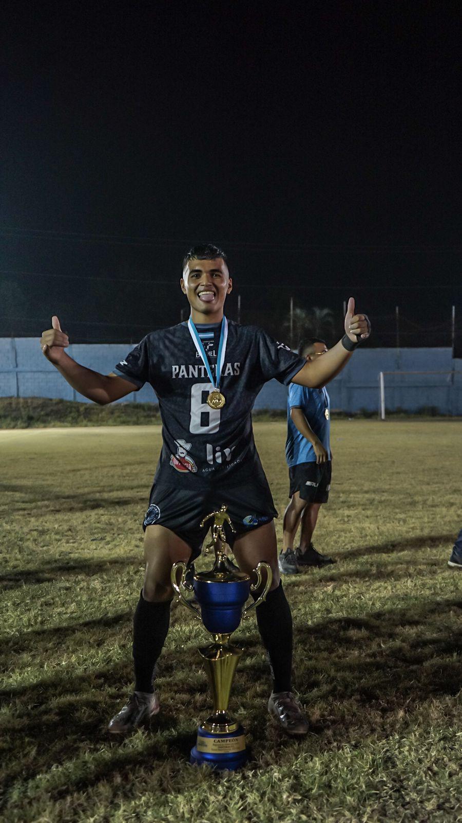 Alberth Elis, más cerca de segunda división: Panteras FC, campeón departamental en su primer torneo