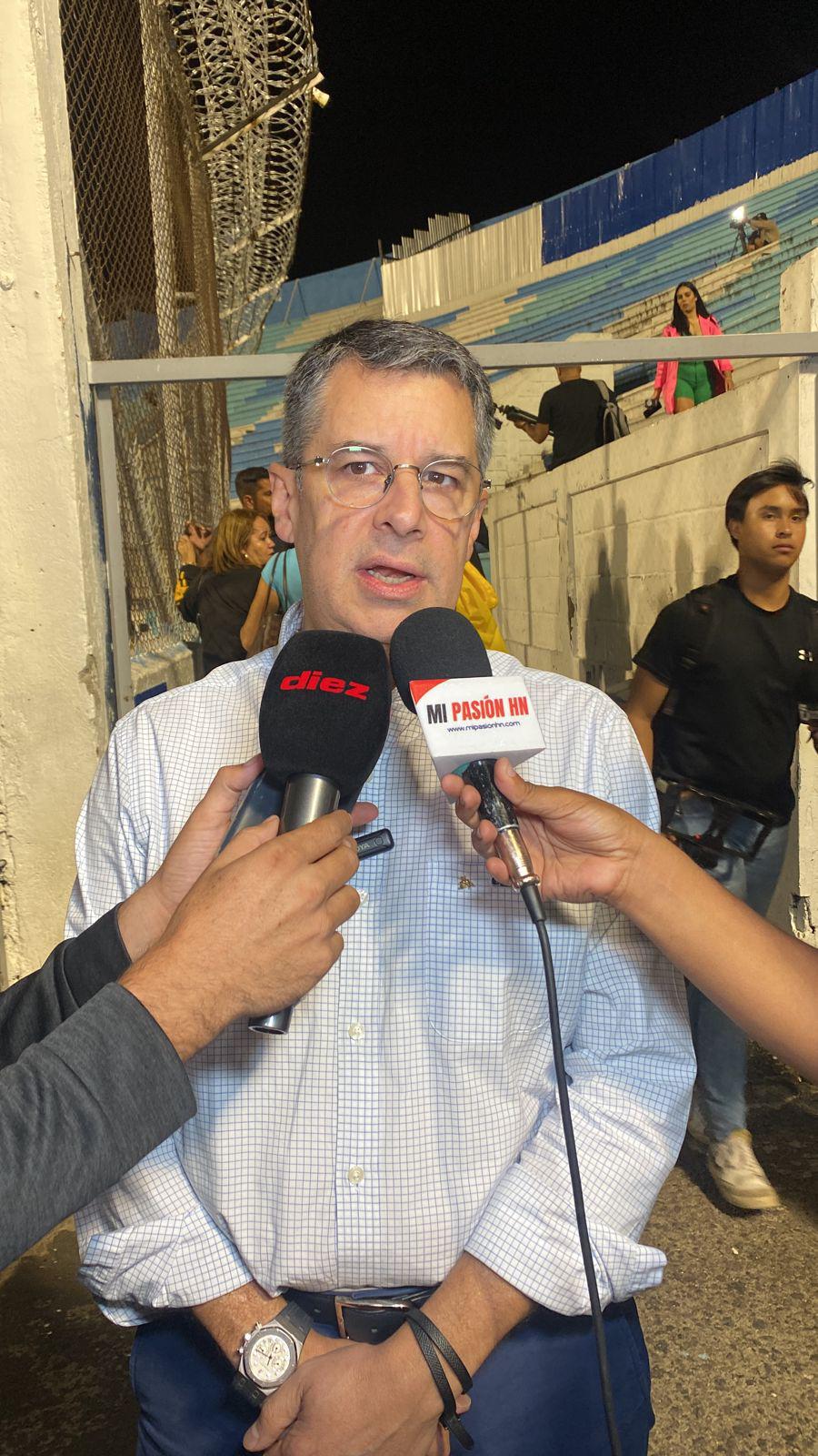 La charla de Rueda con Luis Palma y David Ruiz cambia de “look”: El último entrenamiento de Honduras de cara al choque con México