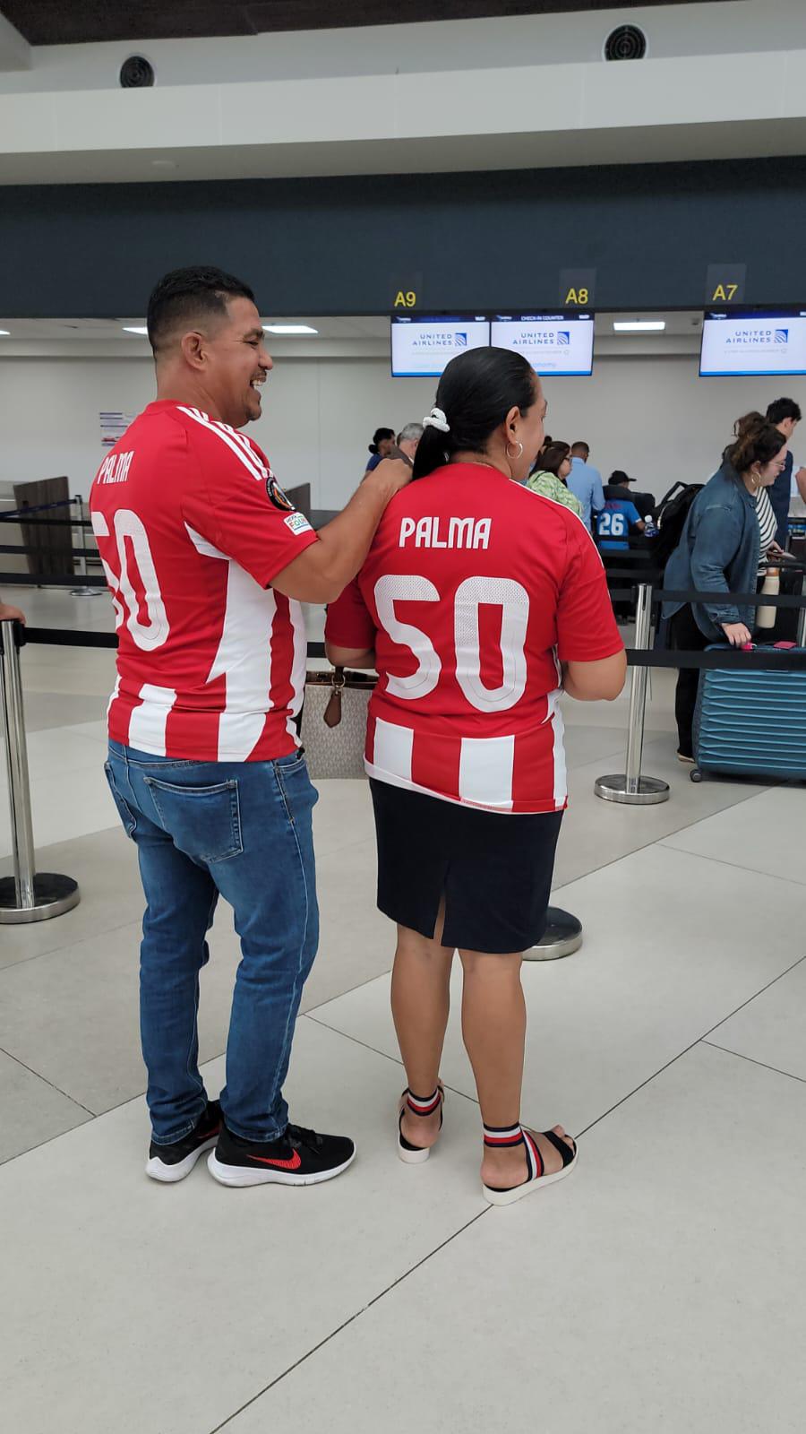 Kervin Arriaga la hace de periodista, el único legionario que se quedó en Honduras y despedida especial para Luis Palma