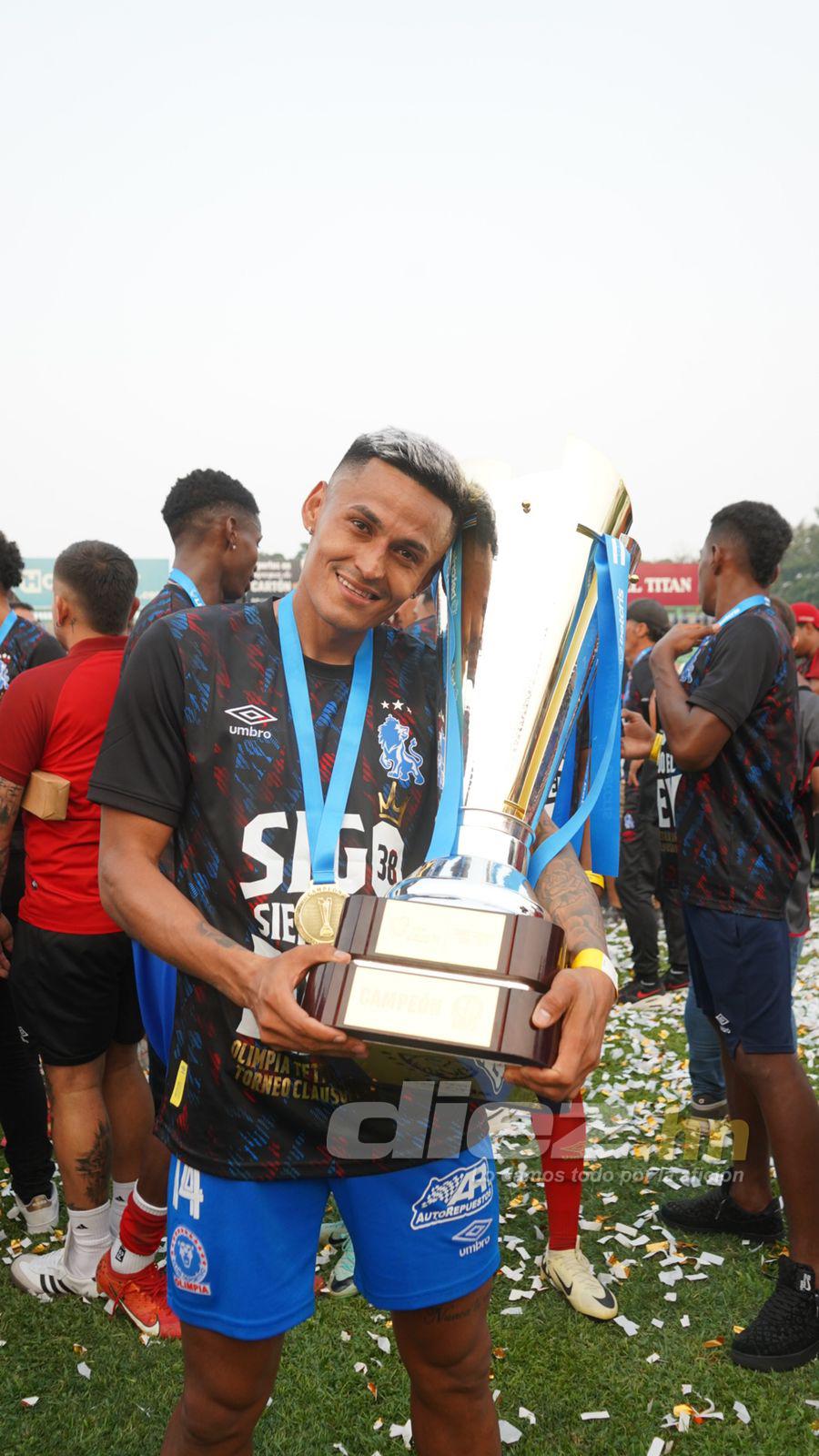 Olimpia se coronó en el Yankel: Menjívar y Beckeles festejan con puros, locura de Araújo y los que celebraron con sus novias