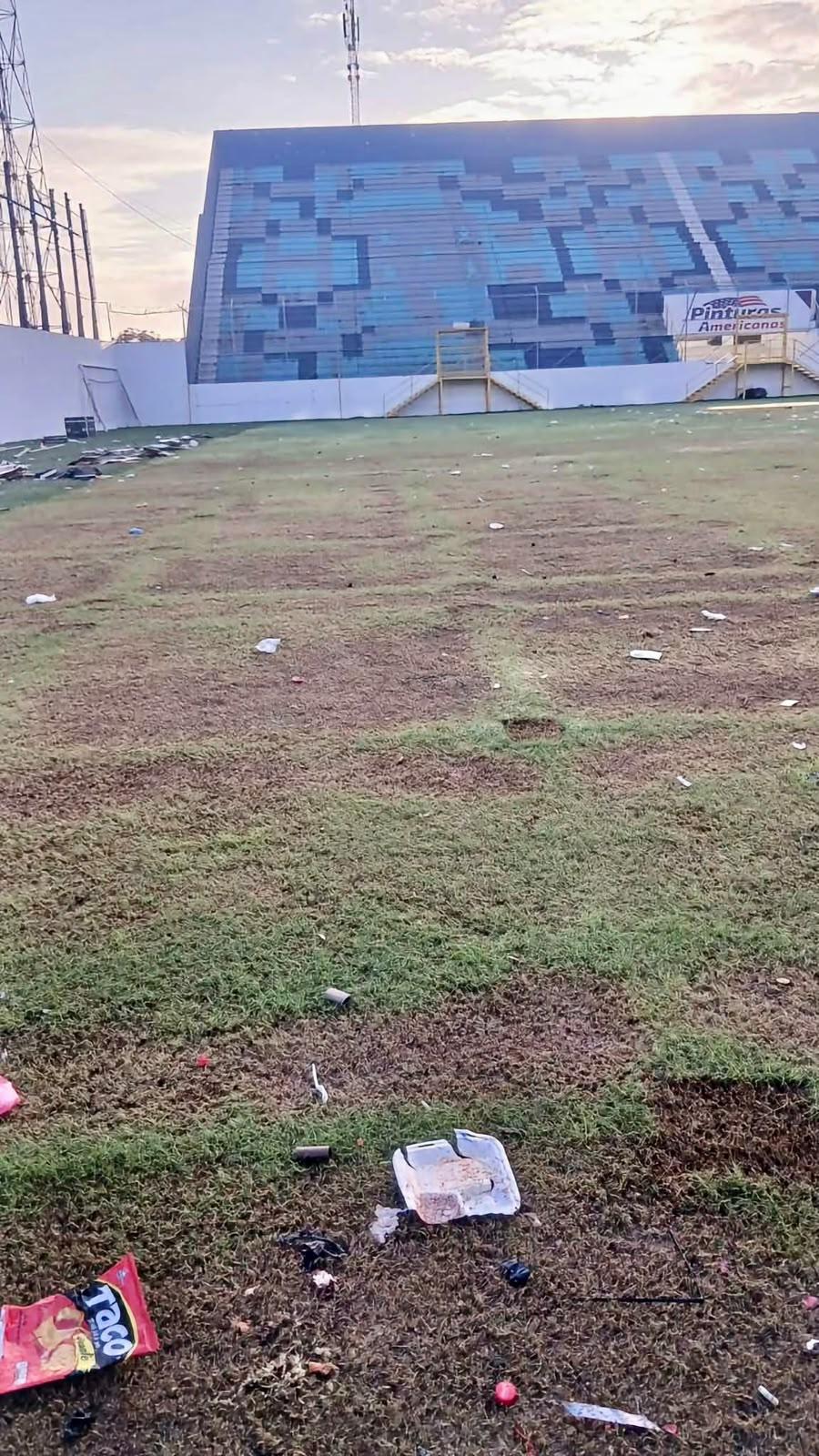 FOTOS: así quedó de destruida la cancha del Morazán tras recibir un concierto sin protección