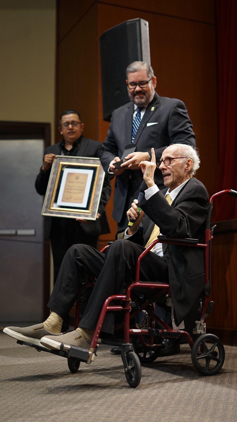 La gala de Liga Nacional en fotos: ¿Con quién llegó Troglio? la belleza en la pasarela azul y los jugadores de Olimpia dejan ver a sus parejas