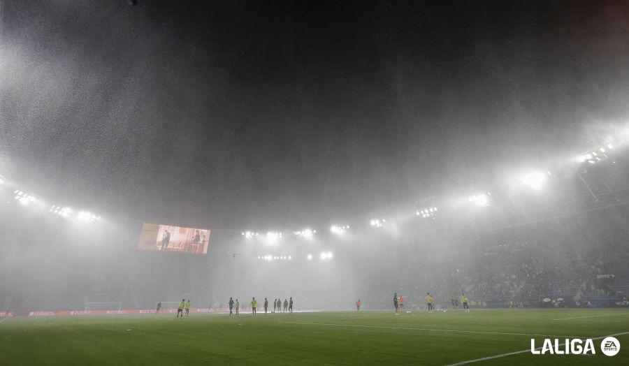 Impactantes imágenes del aguacero que aplazó un partido de LaLiga