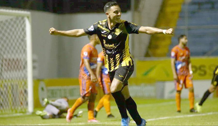 Legionario catracho en la órbita de clubes de la Serie A, Victoria anuncia nuevos fichajes y Real España sin noticias de “Buba”