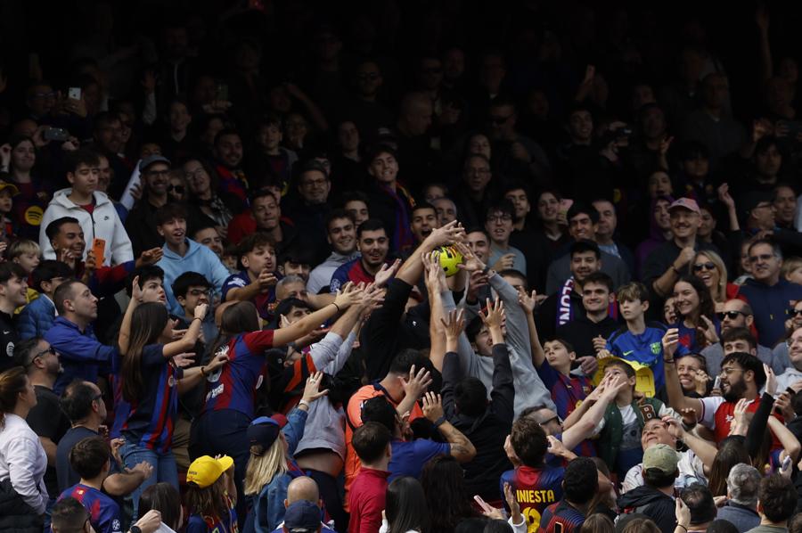 El Camp Nou regresa tras 893 días y la fiesta que vivió el Barcelona con su afición: Se me escaparon las lágrimas