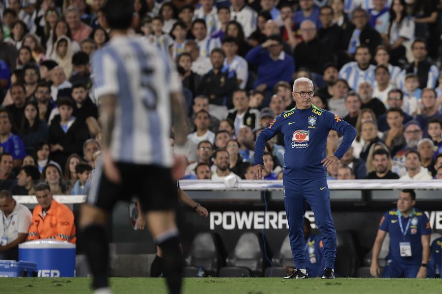 Paredes se burló de Rodrygo en la paliza de Argentina a Brasil, la bronca con Raphinha y Vinicius también se calentó