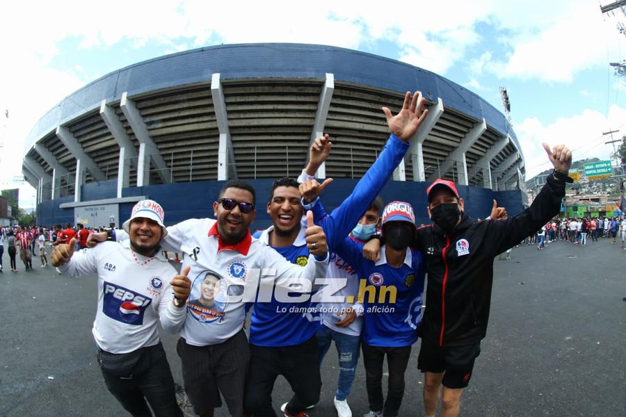 ¡Leones, banderas y selfies! Tegucigalpa se viste de fiesta con la final del fútbol hondureño Olimpia vs. Real España
