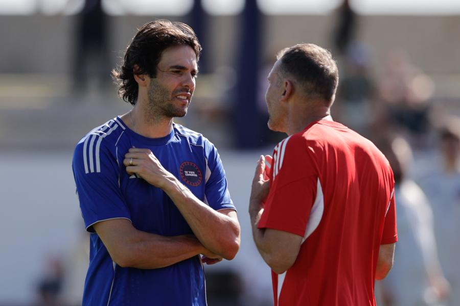 David Suazo se 'codea' con estrellas en congreso de la FIFA en Paraguay: Ha sido una experiencia maravillosa