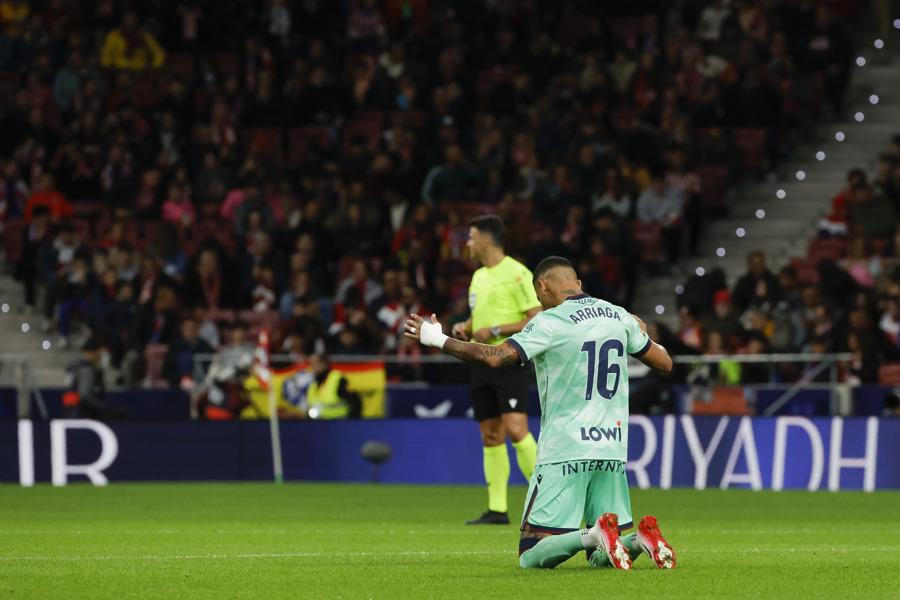 El partido de Kervin Arriaga contra el Atlético: tremendo desgaste, sus duelos ganados y su puntuación