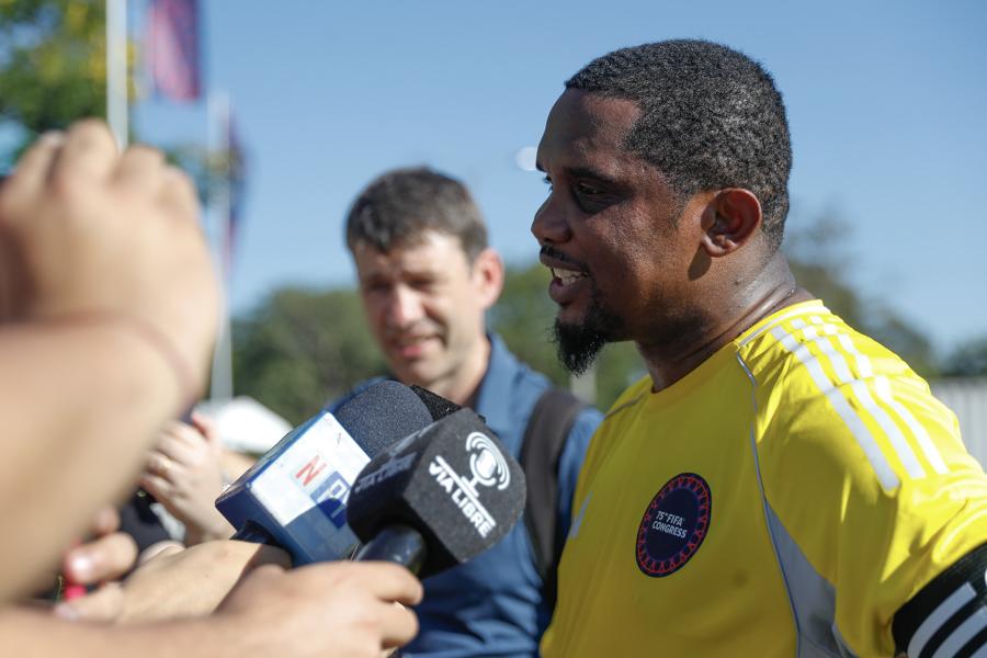 David Suazo se 'codea' con estrellas en congreso de la FIFA en Paraguay: Ha sido una experiencia maravillosa