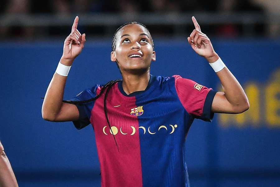 Messi presentó sus nuevos botines y los únicos 10 jugadores que podrán usarlos: ¡uno del Barcelona!