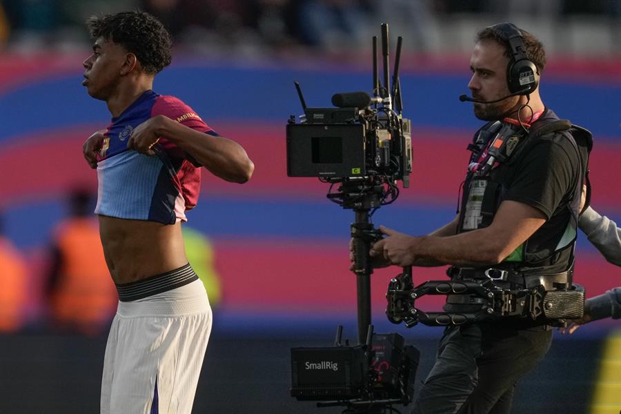 El motivo del enfado de Barcelona con el VAR, Raphinha el más afectado y por qué jugaron de blanco ¿maldición?