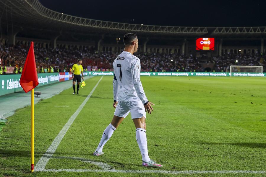 Cristiano Ronaldo anotó dos tantos en la goleada de Portugal sobre Armenia.