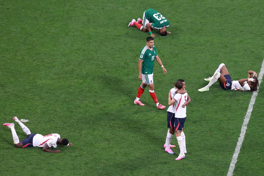 Cruce del Vasco Aguirre y México desgarrado; Inglaterra emula a Honduras y Costa Rica