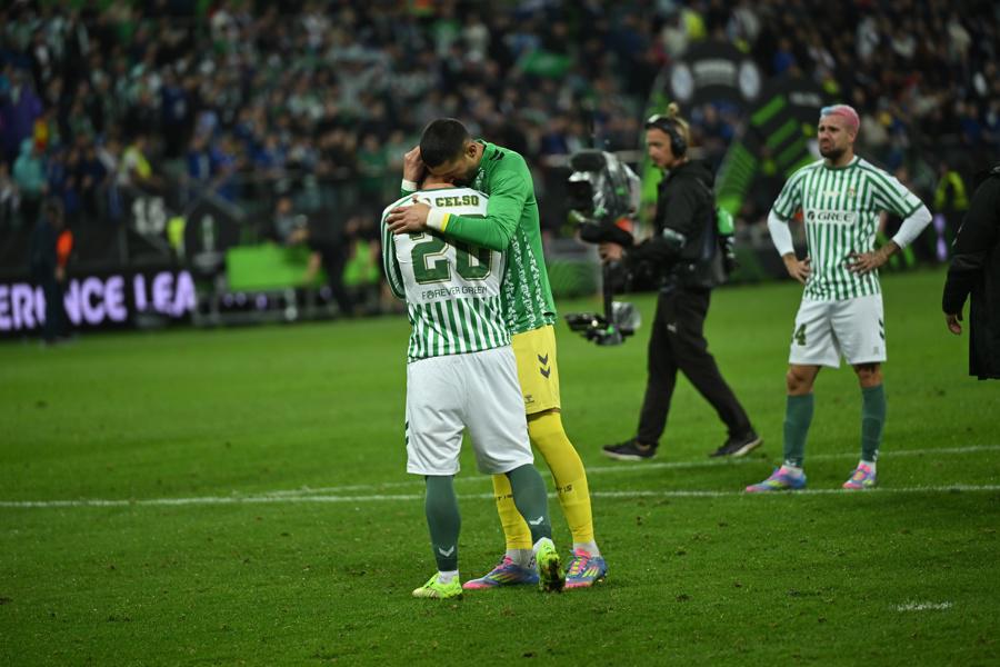 Chelsea consigue lo que nadie ha hecho: festejo por el título, el jugador que se comió a Antony y un Betis destrozado