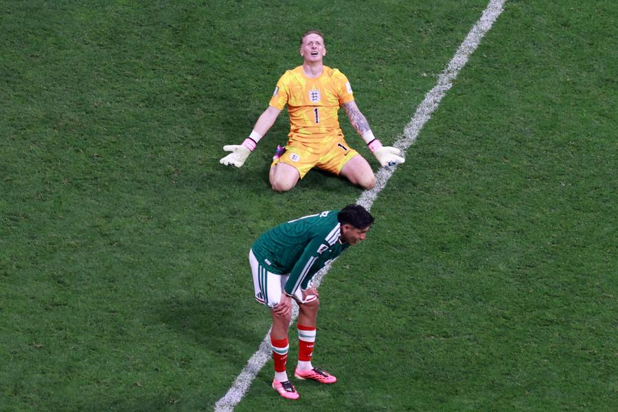 Cruce del Vasco Aguirre y México desgarrado; Inglaterra emula a Honduras y Costa Rica