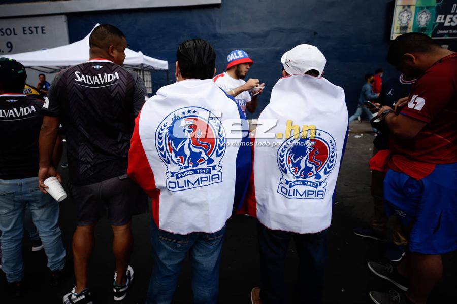 ¡Leones, banderas y selfies! Tegucigalpa se viste de fiesta con la final del fútbol hondureño Olimpia vs. Real España