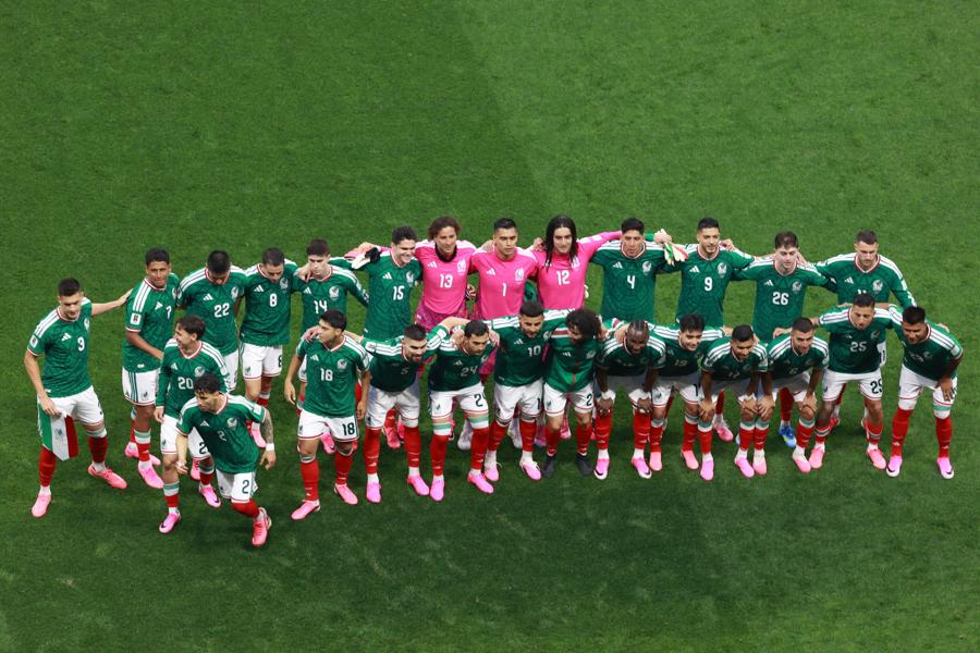 Cruce del Vasco Aguirre y México desgarrado; Inglaterra emula a Honduras y Costa Rica