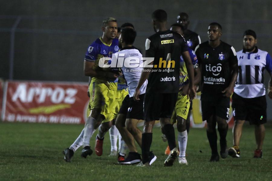 ¡Bronca y también abrazos! Las imágenes que dejó el cierre de la fecha 8 del Clausura en el Micheletti