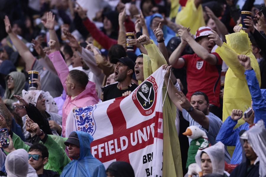 Cruce del Vasco Aguirre y México desgarrado; Inglaterra emula a Honduras y Costa Rica