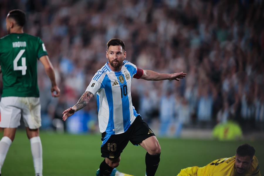 El famoso streamer que logró su foto con Messi y el chico de 20 años que debutó con Argentina y sorprendió a Leo ante Bolivia