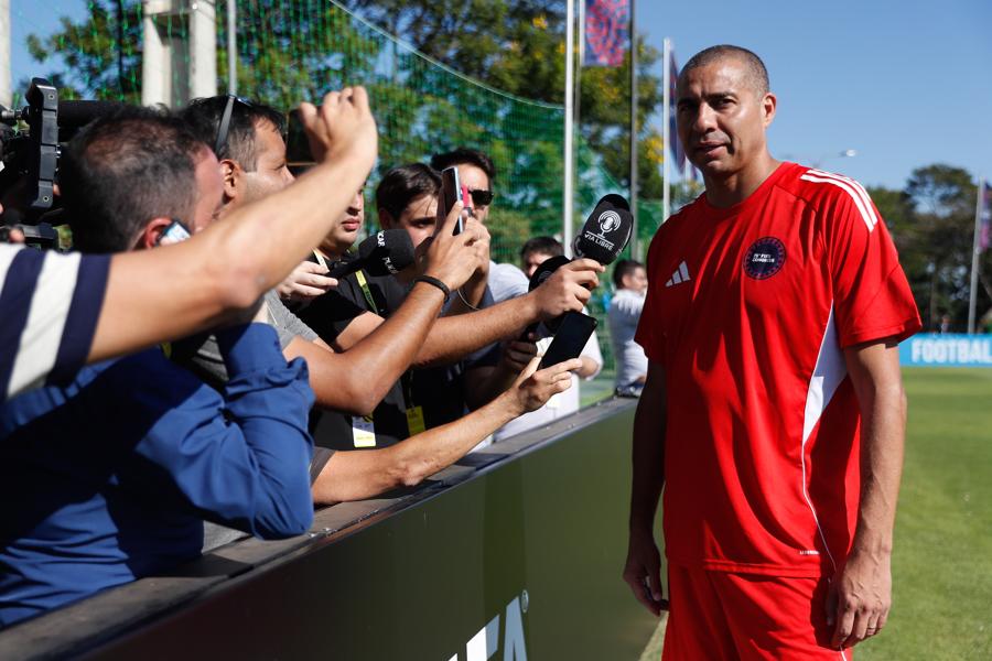 David Suazo se 'codea' con estrellas en congreso de la FIFA en Paraguay: Ha sido una experiencia maravillosa
