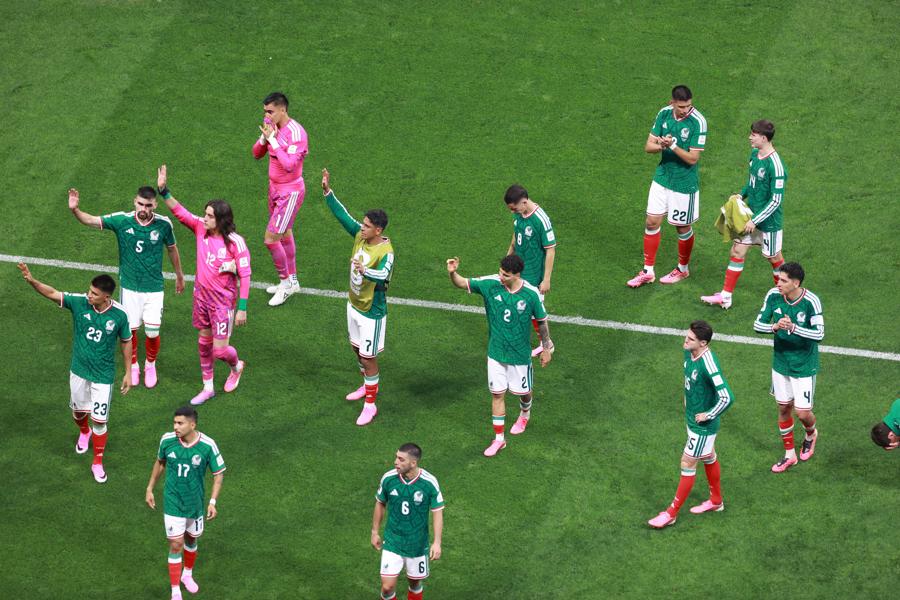Cruce del Vasco Aguirre y México desgarrado; Inglaterra emula a Honduras y Costa Rica