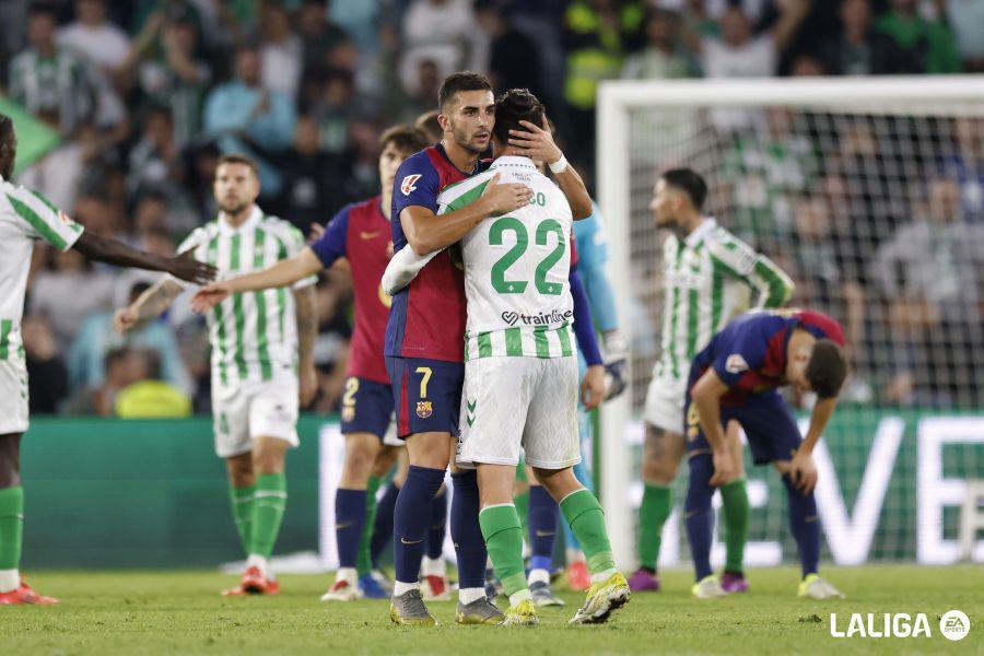 La roja que vio Flick y el jugador que perdió un diente en el Betis-Barcelona: “No le salía sangre y lo ha tirado”