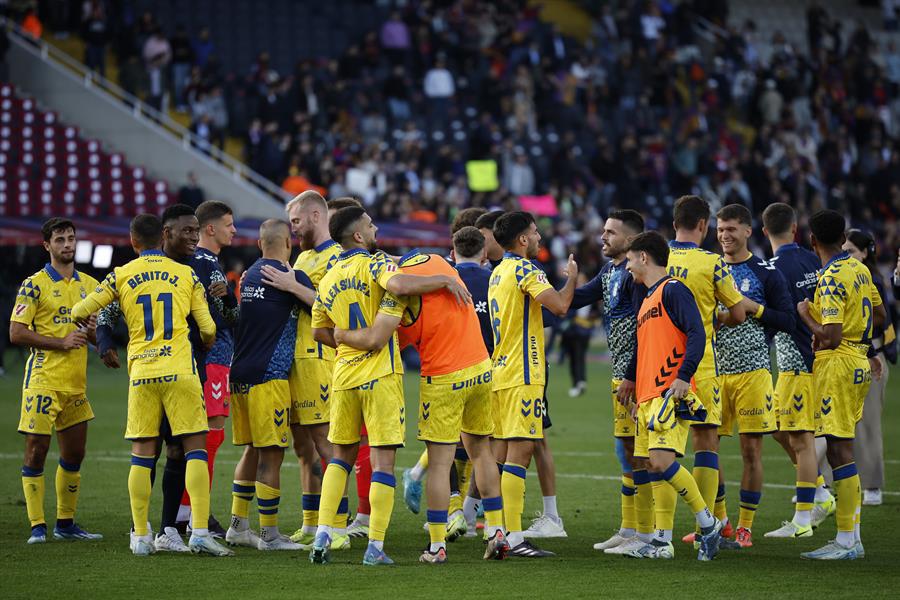 El motivo del enfado de Barcelona con el VAR, Raphinha el más afectado y por qué jugaron de blanco ¿maldición?