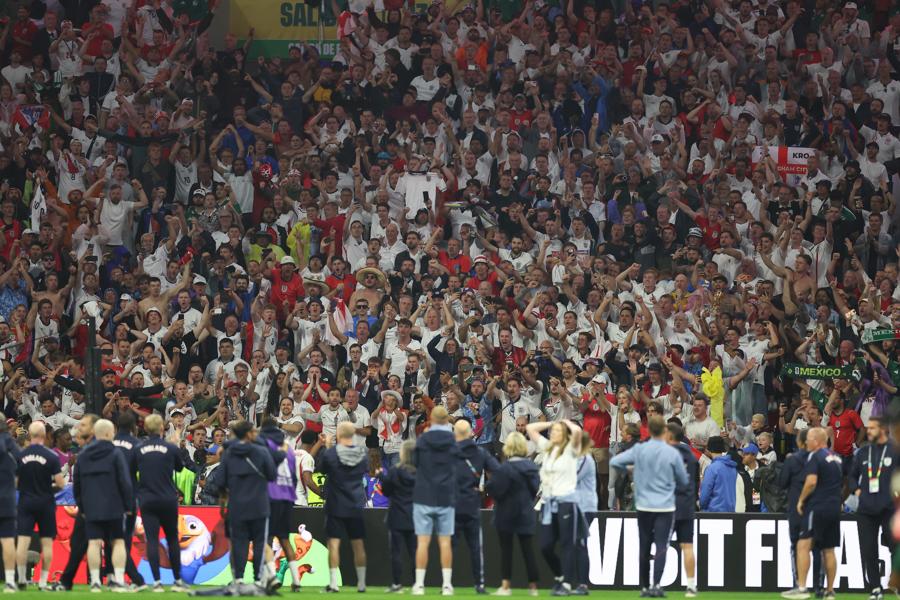 Cruce del Vasco Aguirre y México desgarrado; Inglaterra emula a Honduras y Costa Rica