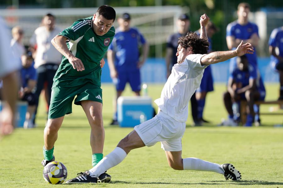 David Suazo se 'codea' con estrellas en congreso de la FIFA en Paraguay: Ha sido una experiencia maravillosa