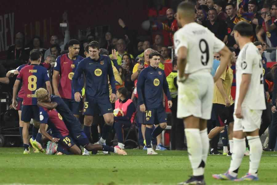 Barcelona festeja y Rudiger se enloquece, la imagen de Mbappé y Yamal y la locura en las calles de Cataluña; tres expulsados