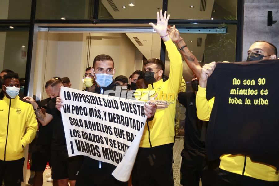 ¡Cánticos, locura y pasión! Los banderazos que le dieron aficionados de Real España y Olimpia a sus jugadores