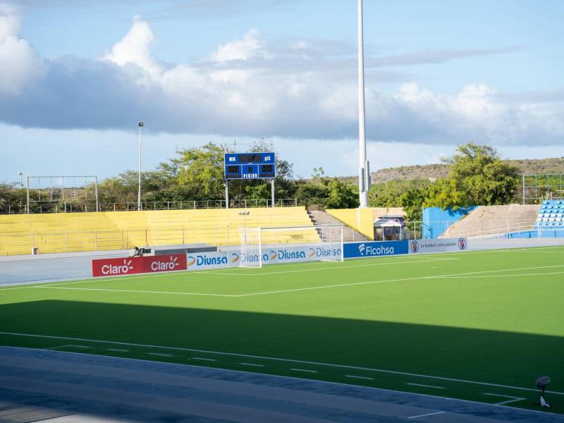 La cancha del Ergilio Hato de Curazao está listo para albergar el duelo.