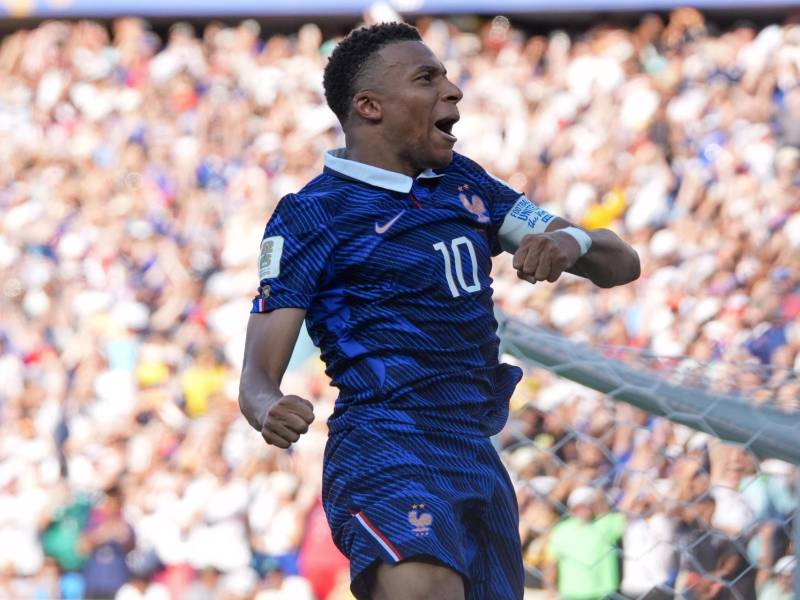 Kylian Mbappe de Francia celebra un gol este sábado, en un partido por los octavos de final del Mundial de la FIFA 2026 entre Paraguay y Francia