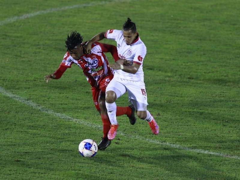 Enfrentamiento entre Vida y Olimpia en la Liga Nacional de Honduras.