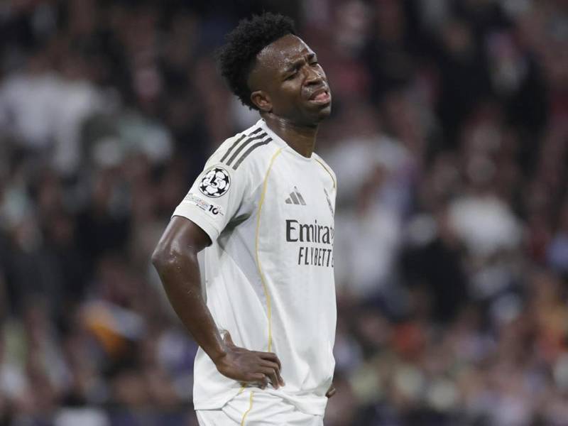 Un exjugador del Real Madrid destrozó a Vinicius: Es horrible, me molesta hasta el extremo cuando lo veo