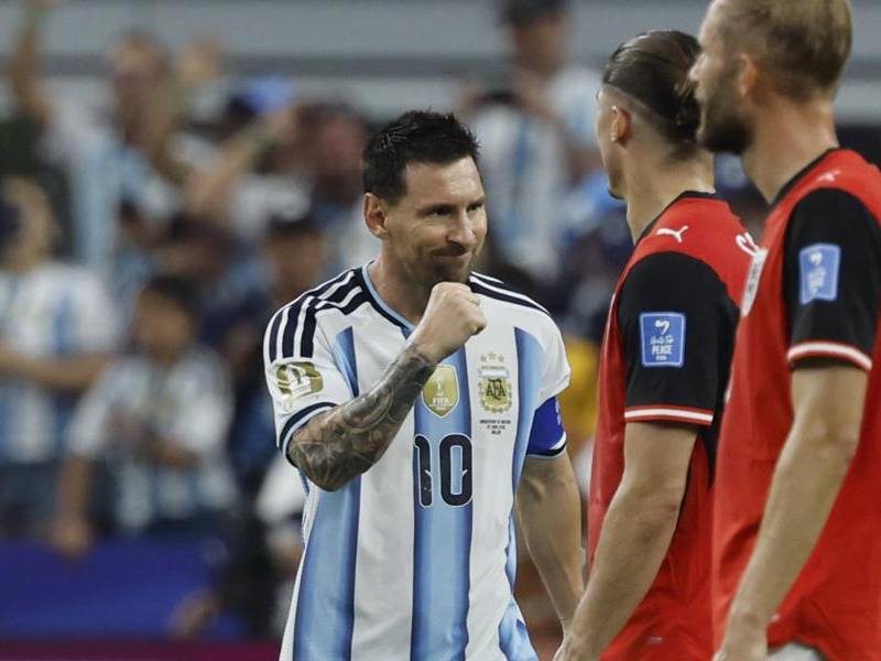 Lionel Messi festejando uno de sus dos goles ante Austria.