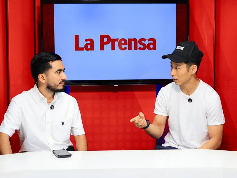 Shin Fujiyama visitó la Redacción de Diario La Prensa, donde nos contó sus proyectos con las escuelas. Foto. Yoseph Amaya.