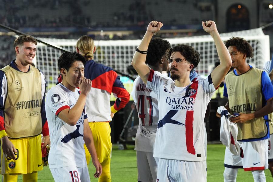 Los jugadores del PSG festejando la remontada sobre el Barcelona en Champions.