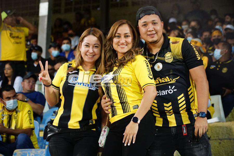 ¿Quién es la hermosa seguidora del Vida? Las chicas que engalanaron la vuelta de las semifinales en Honduras