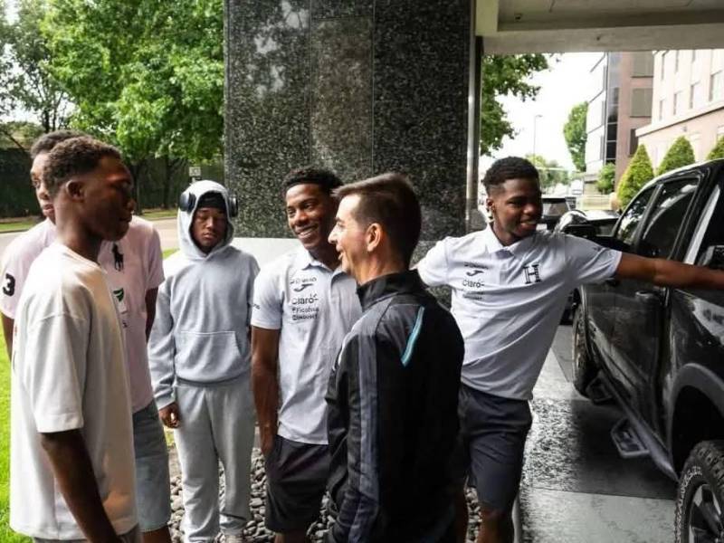 Maynor Figueroa rompe el silencio tras ver a Dereck y Keyrol juntos en la selección