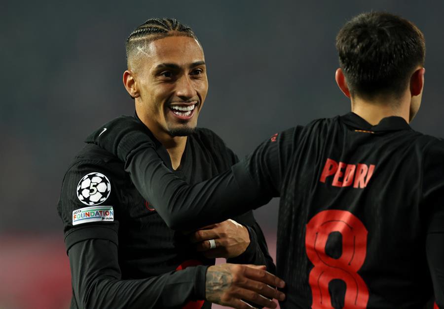 Terrible herida de Cubarsí que terminó con 10 puntos en la cara, crisis en el PSG y el penal más tonto en la historia de la Champions